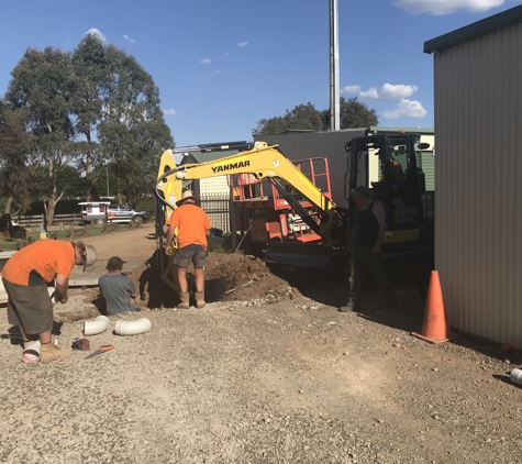 BRD Excavations - Romsey, VIC. BRD boys in action