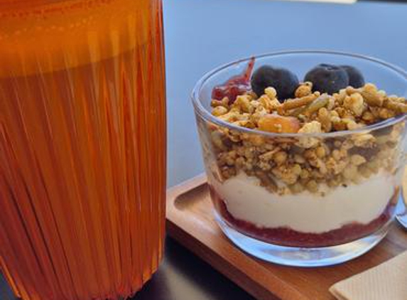 Illalangi - Waikerie, SA. Coffee in my Huskee cup (available in store) & a Breakfast bowl