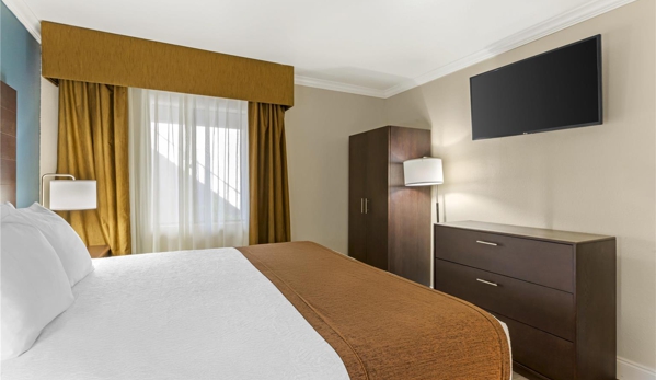 Best Western InnSuites Tucson Foothills Hotel & Suites - Tucson, AZ