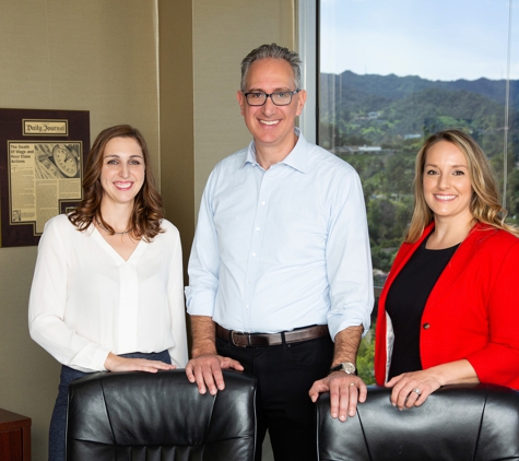 Kingsley Szamet Employment Lawyers - Encino, CA