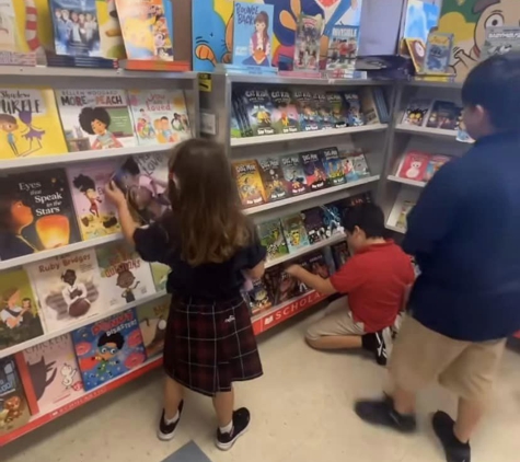 Renaissance Elementary School - Doral, FL. We love books
