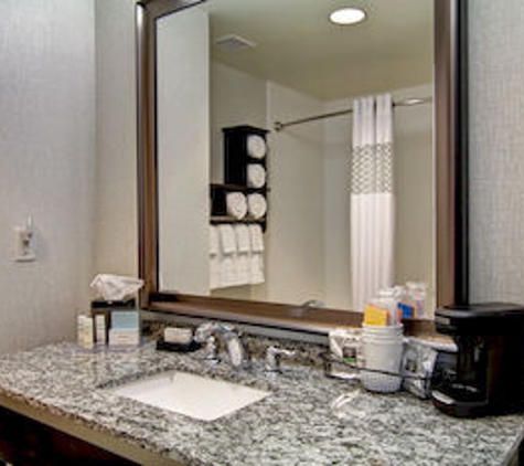 Hampton Inn & Suites Cincinnati-Downtown - Cincinnati, OH