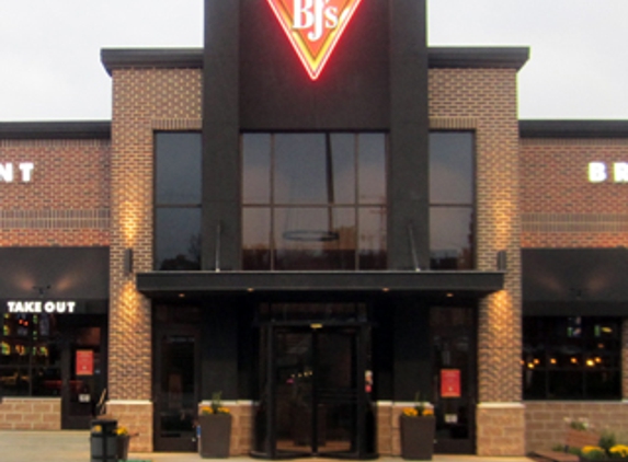 BJ's Restaurants - Fairlawn, OH