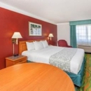 Days Inn & Suites by Wyndham Arlington Heights - Motels