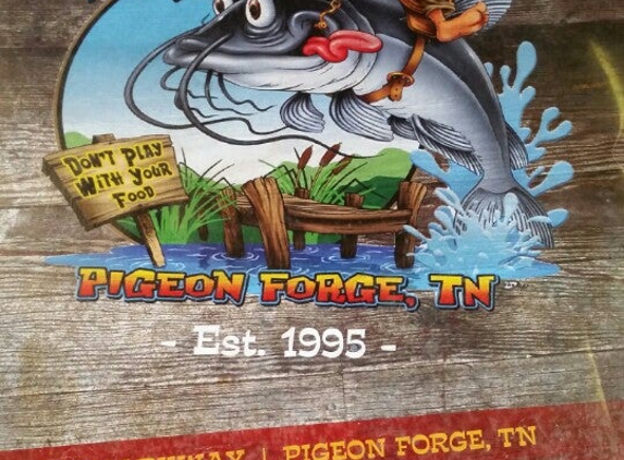 Huck Finn's Catfish - Pigeon Forge, TN