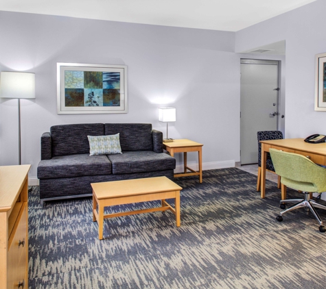 Hampton Inn Suites Sarasota/Bradenton Airport - Sarasota, FL