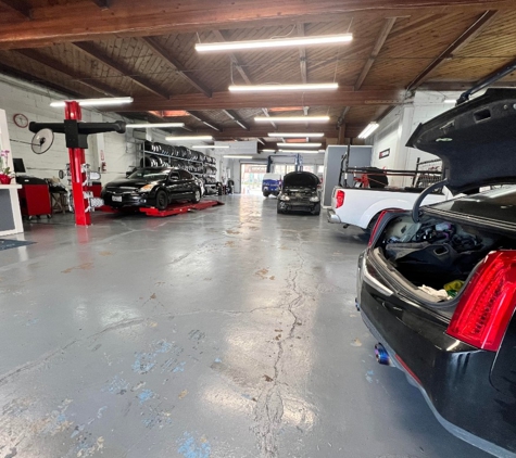 AmayaS' Auto Repair and Towing - San Rafael, CA