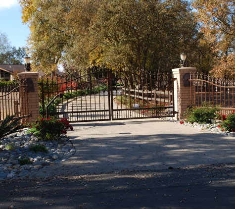 Cochranes Gates - Wilton, CA