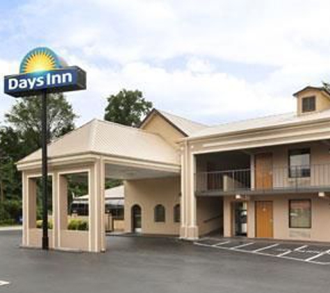 Days Inn by Wyndham Harriman - Harriman, TN