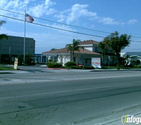 US Storage Centers - Stanton, CA