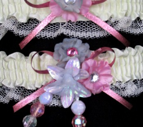 Custom Accessories Garters LLC - Theresa, WI