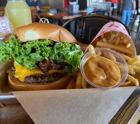 Aioli Gourmet Burgers - Fry's Location - Litchfield Park, AZ