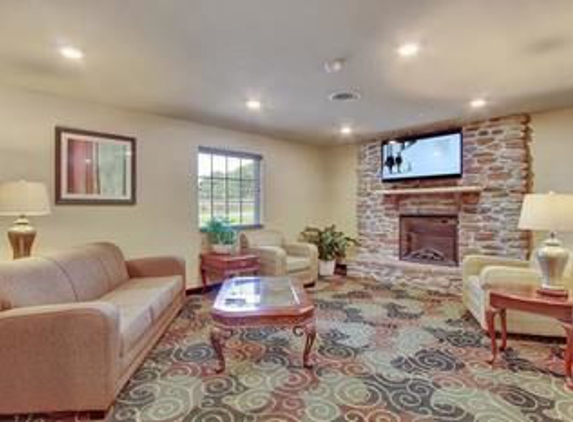 Cobblestone Inn & Suites - Waynesboro, PA