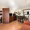Days Inn & Suites by WyndhamFort Bragg/Cross Creek Mall - Hotels