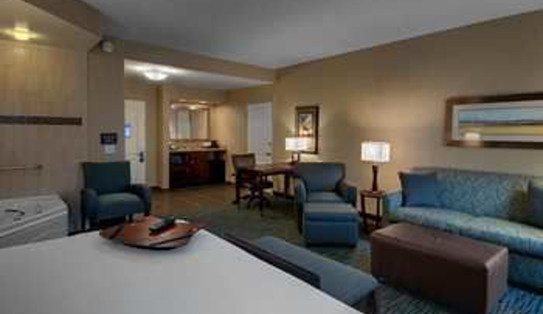 Hampton Inn & Suites Agoura Hills - Agoura Hills, CA