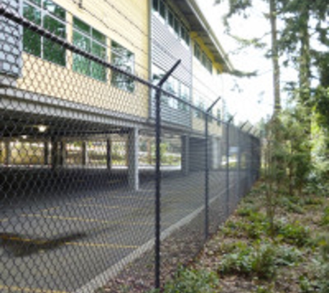 Rainier Fencing & Decking - Auburn, WA