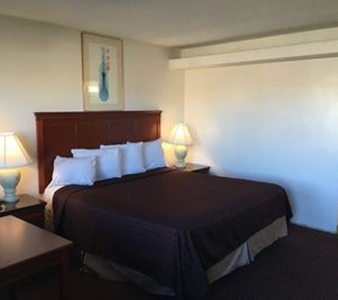 Travelodge by Wyndham San Diego SeaWorld - San Diego, CA