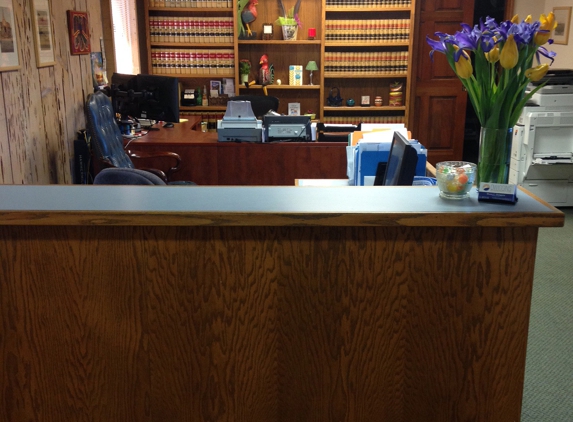 Dwiggins Bankruptcy Law - Redding, CA. Dwiggins Bankruptcy Law reception desk