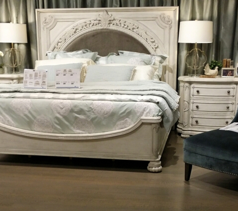 Wayne's Fine Furniture & Bedding - Jacksonville, FL