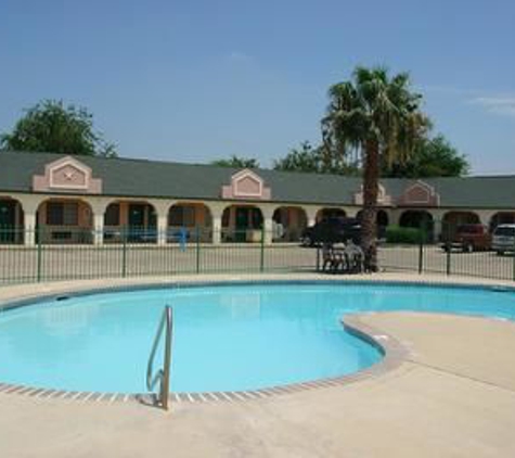 Hondo Inn Hotel - Hondo, TX