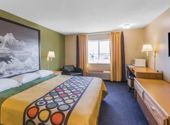 Super 8 by Wyndham Sioux Falls - Sioux Falls, SD