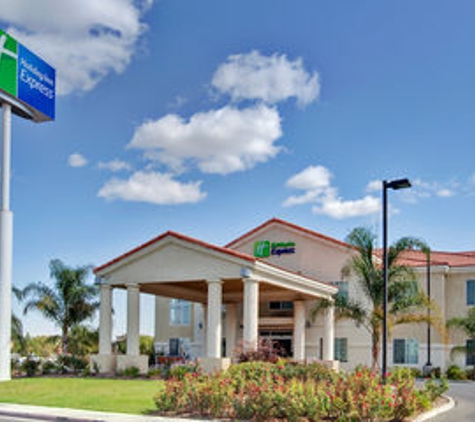 Holiday Inn Express Delano Hwy 99 - Delano, CA