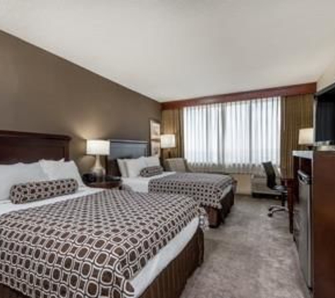 Ramada Plaza Cincinnati - Cincinnati, OH