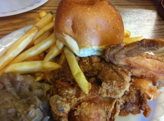 Mom's Bar-B-Q House - Van Nuys, CA. Fried%20chicken%20dinner