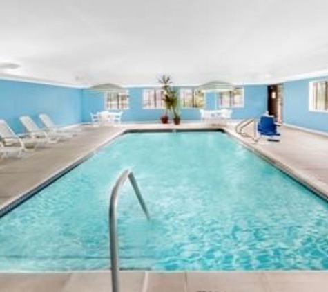 Baymont Inn & Suites - Gaylord, MI