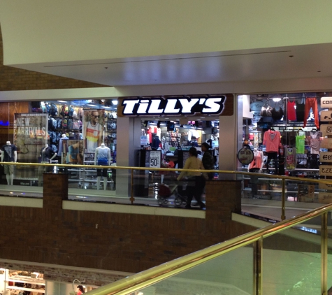 Tillys - Glendale, CA