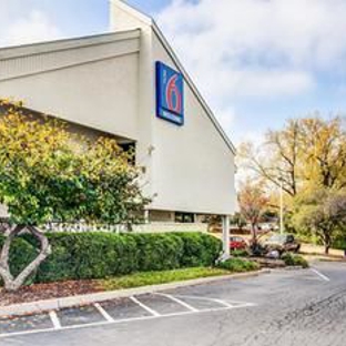 Motel 6 - Bridgeton, MO