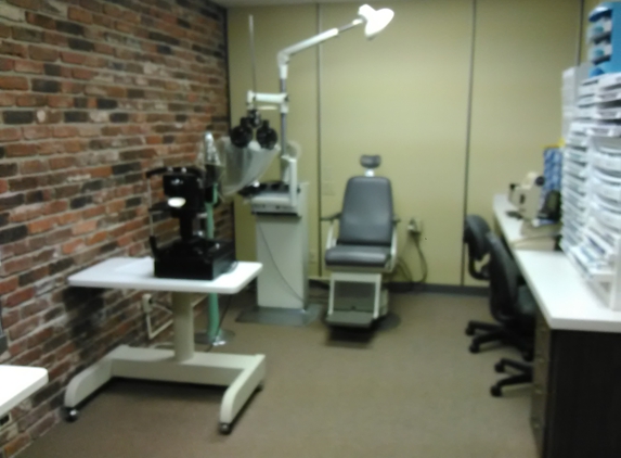 Dennis Thomas D Dr /Optometrists - Pompano Beach, FL. Exam Room 1