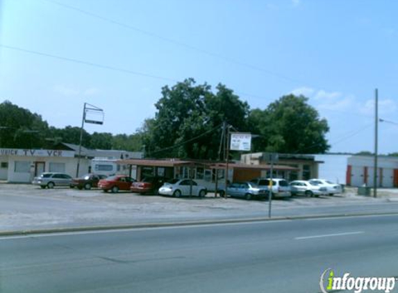 Heritage Hut - River Oaks, TX