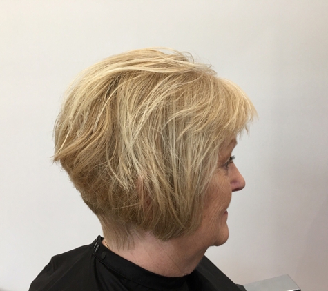 Laritza's Hair Salon - Ourimbah, NSW