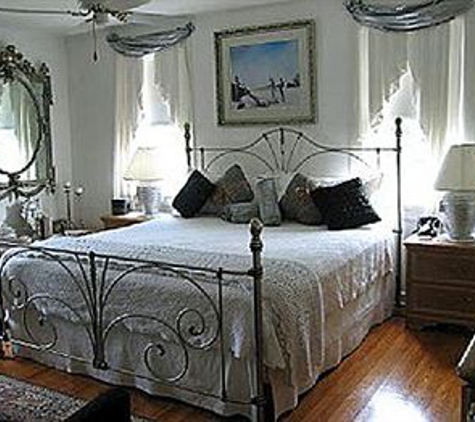 Sabal Palm House Bed & Breakfast - Lake Worth, FL