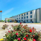 Quality Inn & Suites Near Tanger Outlet Mall