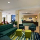 Days Inn & Suites by Wyndham Altoona - Motels