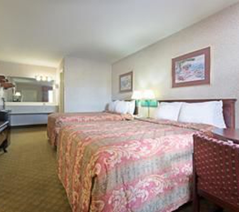 Days Inn by Wyndham Greenville - Greenville, AL