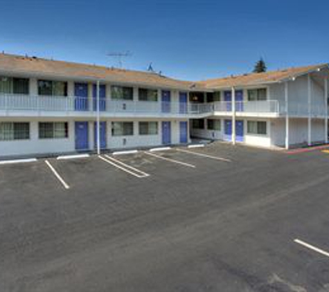 Motel 6 - Portland, OR