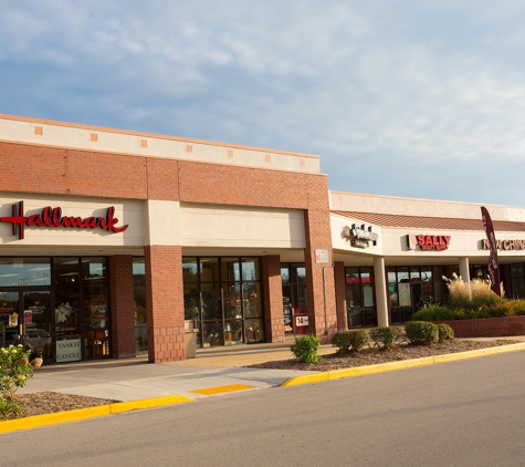 Moorland Square Shopping Ctr - New Berlin, WI