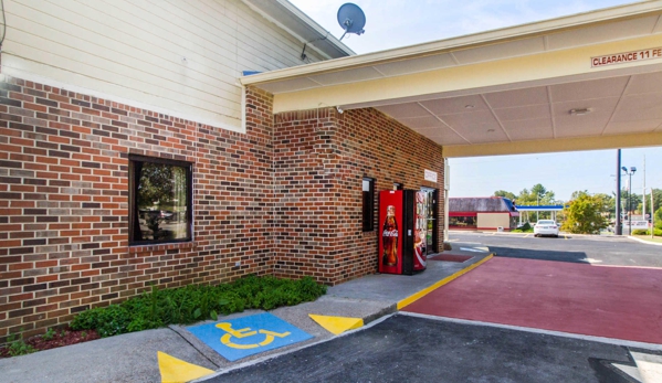 Econo Lodge - Athens, TN