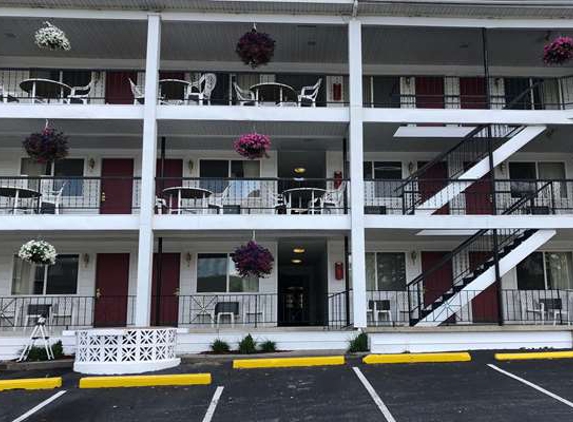 Baymont Inn & Suites - Lake George, NY