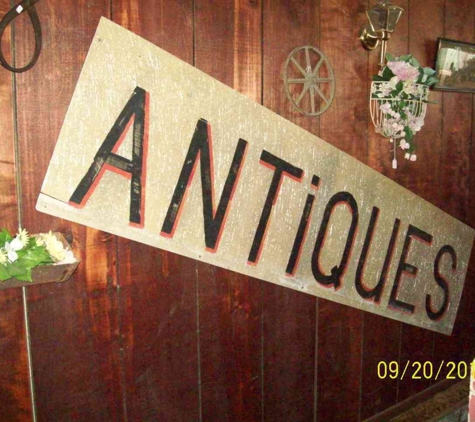 Ginger and Pickles' Antiques - Gurley, AL