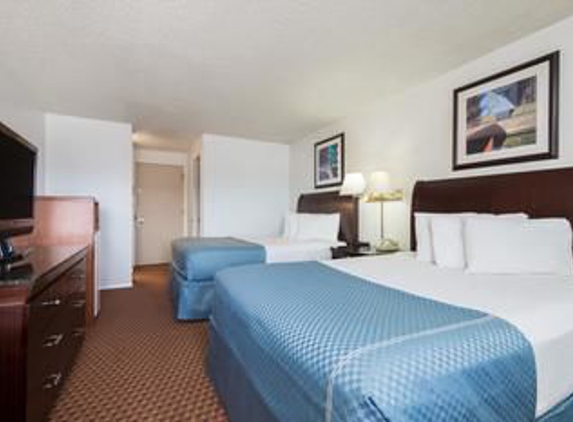 Travelodge by Wyndham Laramie - Laramie, WY