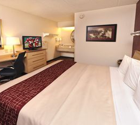 Red Roof Inn - Roseville, MI