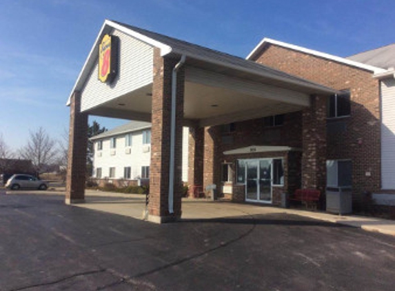 Red Roof Inn - Auburn, IN