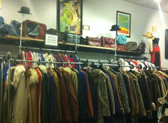 Elluments Vintage Clothing Store - Dallas, TX