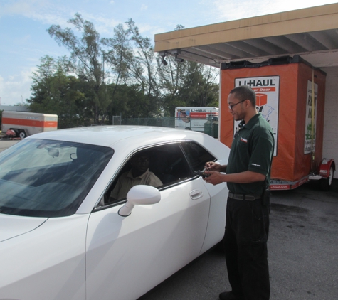 U-Haul Moving & Storage of Five Points - Wilton Manors, FL