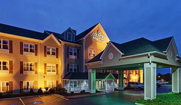 Country Inns & Suites - Nashville, TN