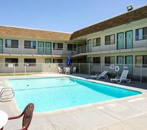 Motel 6 - Ridgecrest, CA